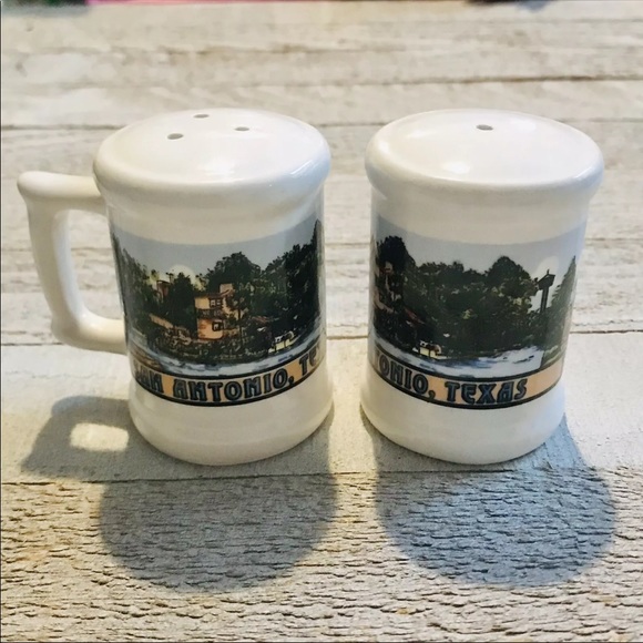 Vintage Salt And Pepper Shakers Texas Beer Stein Mugs San Antonio - Picture 2 of 8